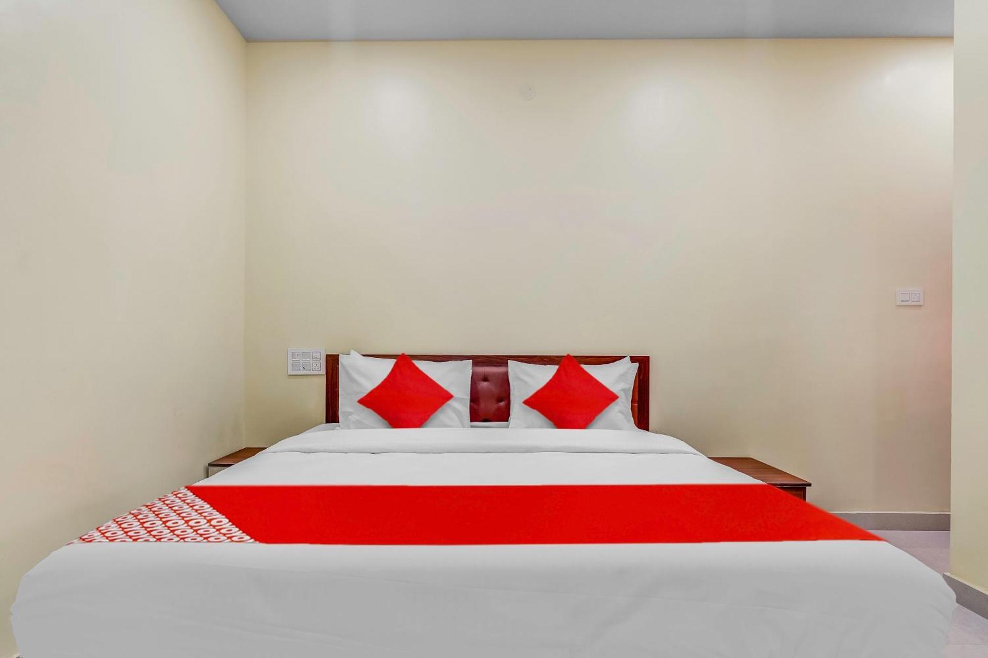 Oyo Flagship Hotel Ayodhya 班加罗尔 外观 照片