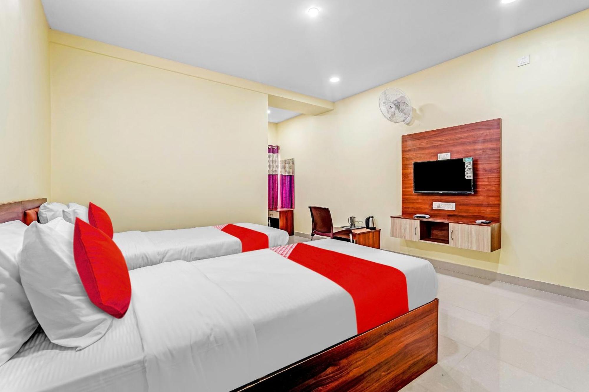 Oyo Flagship Hotel Ayodhya 班加罗尔 外观 照片