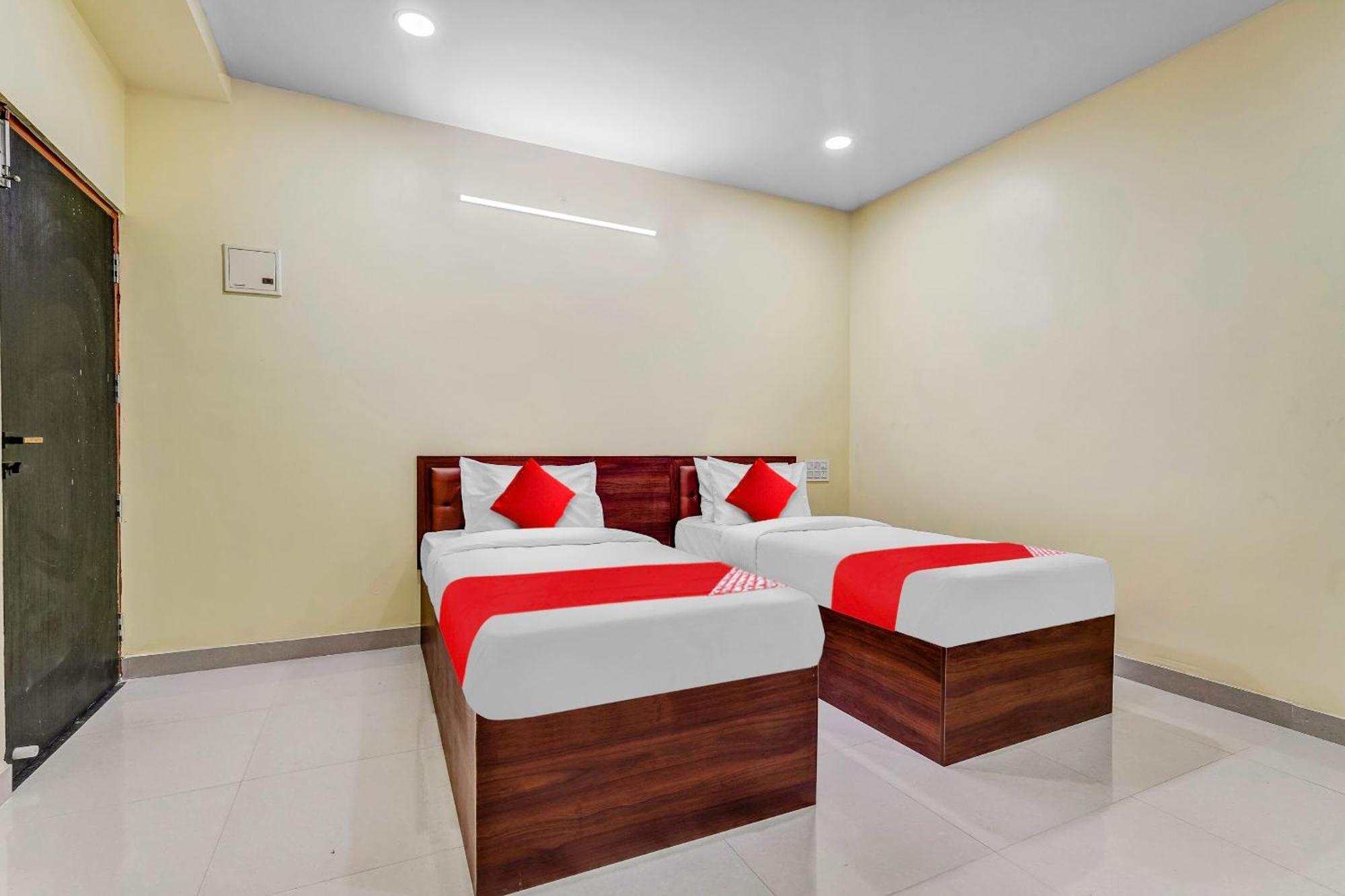 Oyo Flagship Hotel Ayodhya 班加罗尔 外观 照片